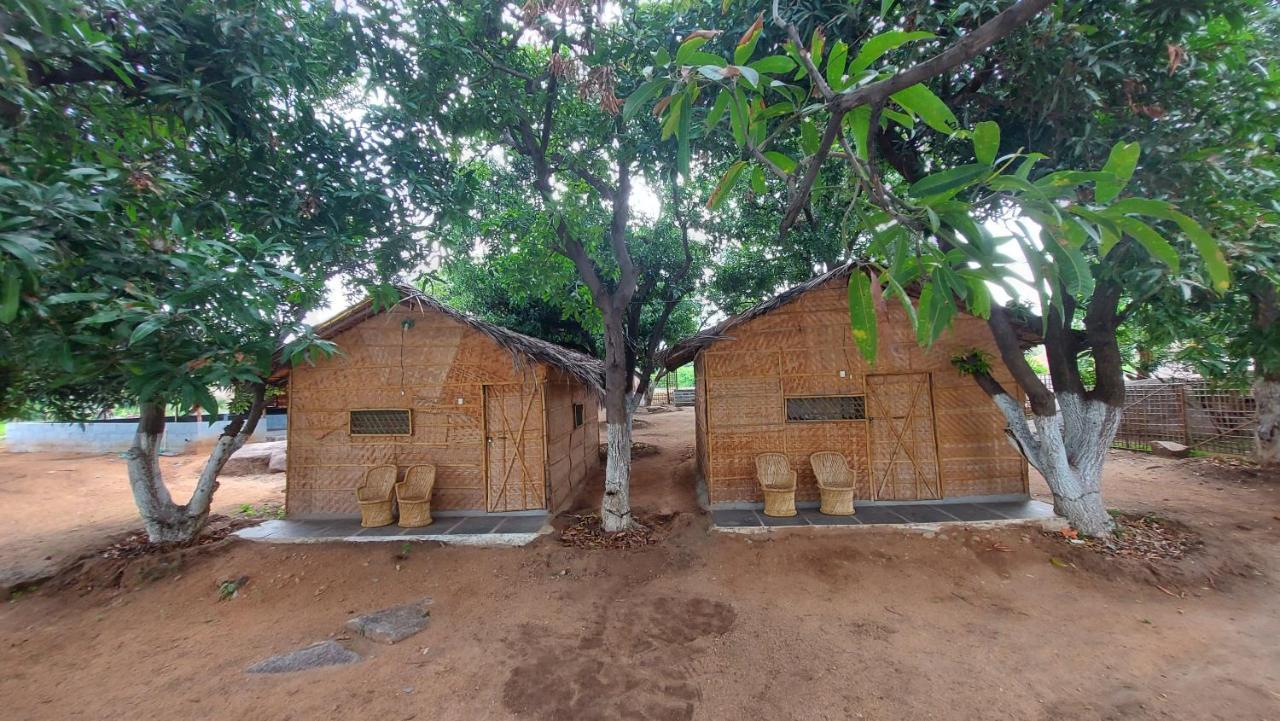 Sunrise Guest House & Restaurant Hampi Exterior photo
