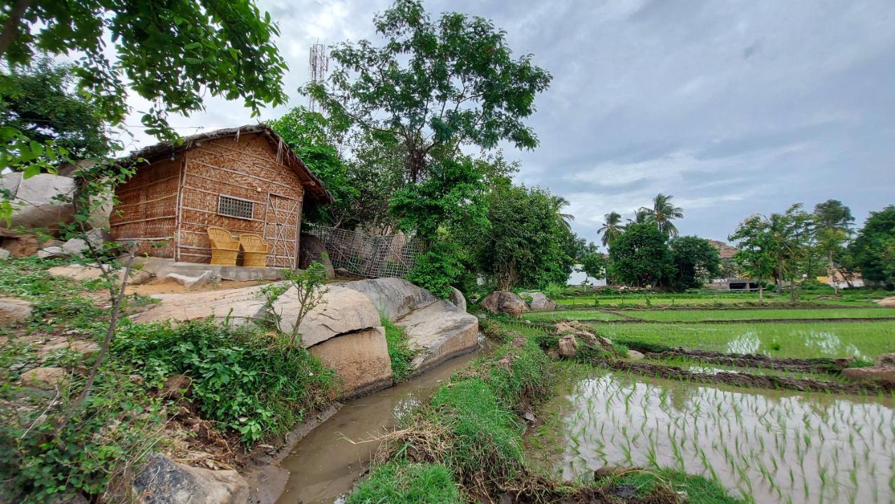 Sunrise Guest House & Restaurant Hampi Exterior photo