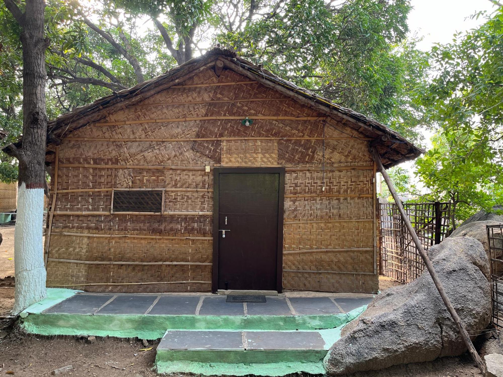 Sunrise Guest House & Restaurant Hampi Exterior photo
