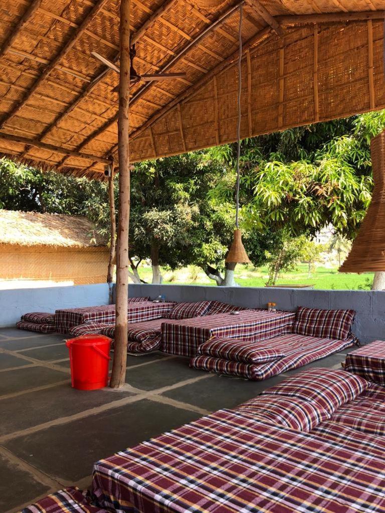 Sunrise Guest House & Restaurant Hampi Exterior photo