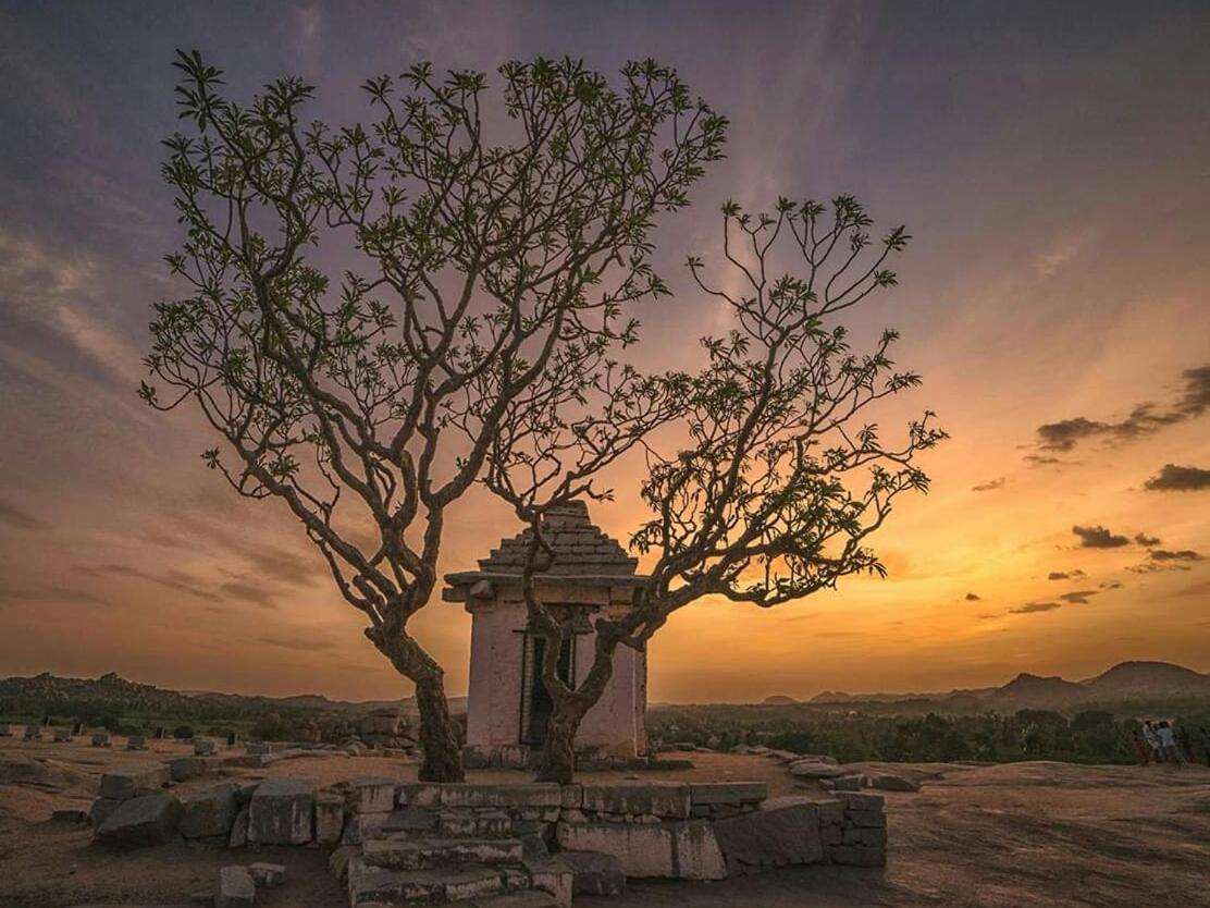 Sunrise Guest House & Restaurant Hampi Exterior photo